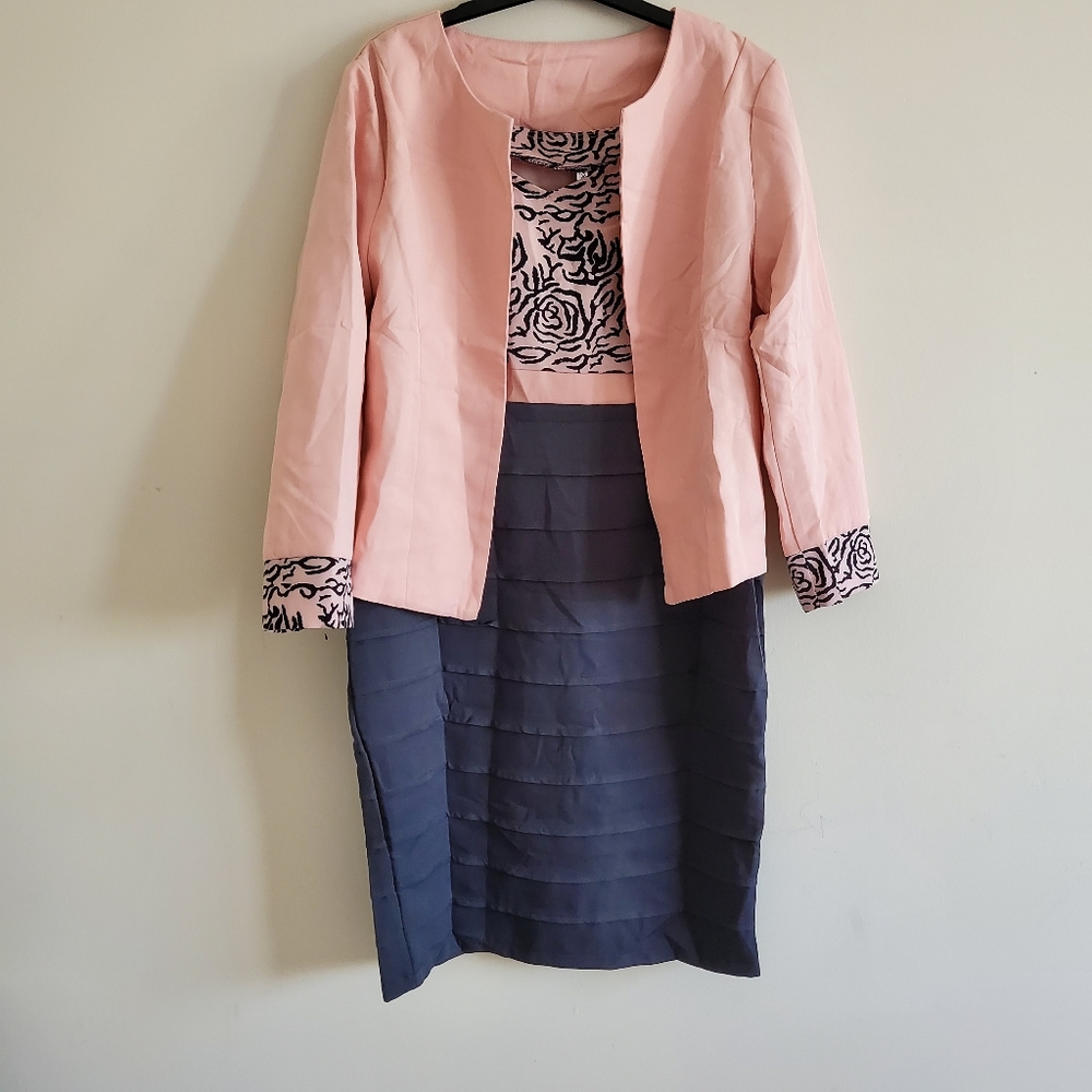 Size 8-12 strecth dress & jacket  2 pices